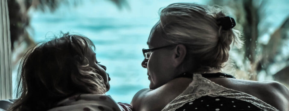 sommer and daughter at beach